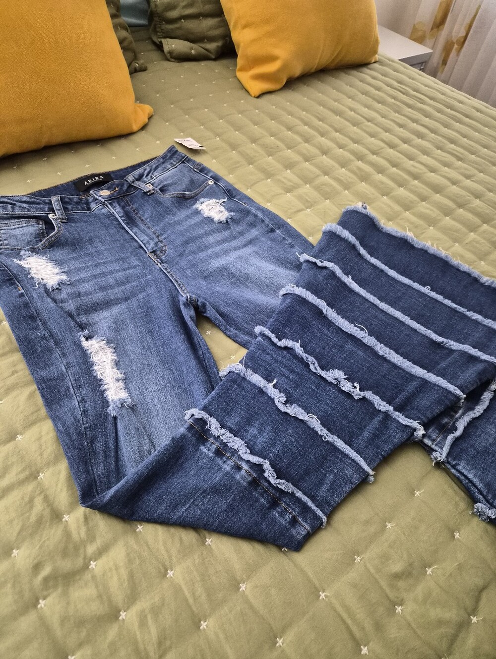 AKIRA STRETCH BELL-BOTTOM DENIM JEANS